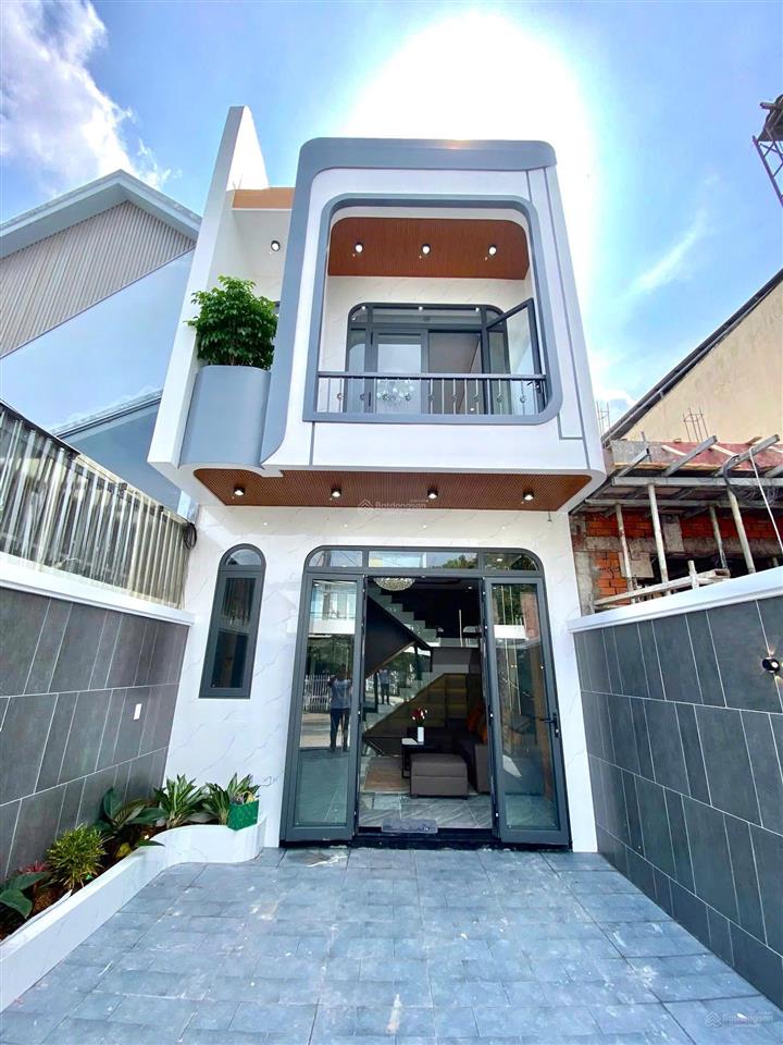 Ngay bệnh viện da liễu đồng nai 5x21m, nhà xây cho con trai ở, giờ chuyển công tác nên bán gấp