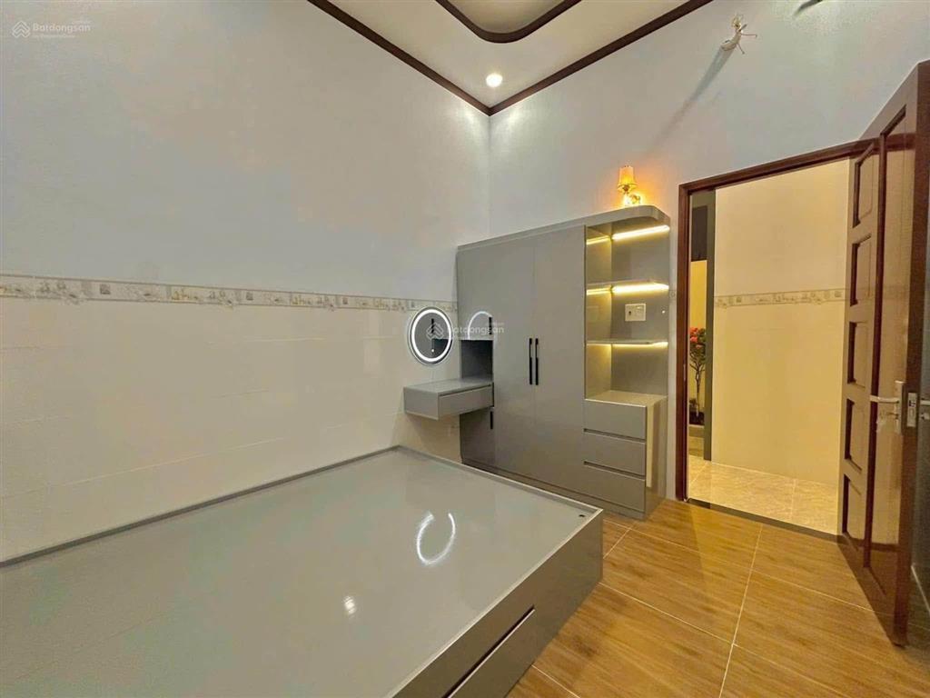 Anh em cần bán căn nhà cấp 4 sân vườn cực chill giá chỉ 1 tỷ 190 triệu ngay cây xăng thạnh phú