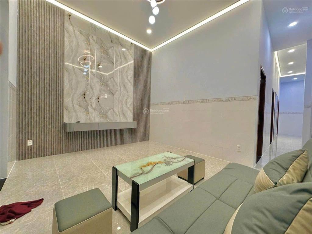 Anh em cần bán căn nhà cấp 4 sân vườn cực chill giá chỉ 1 tỷ 190 triệu ngay cây xăng thạnh phú