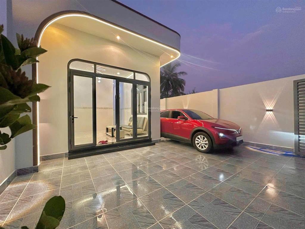 Anh em cần bán căn nhà cấp 4 sân vườn cực chill giá chỉ 1 tỷ 190 triệu ngay cây xăng thạnh phú