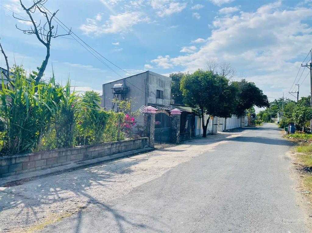 Tôi chính chủ cần bán lô đất 10 x 36 thổ cư (300 m2) giá 2,95 tỷ, xã nhuận đức, huyện củ chi