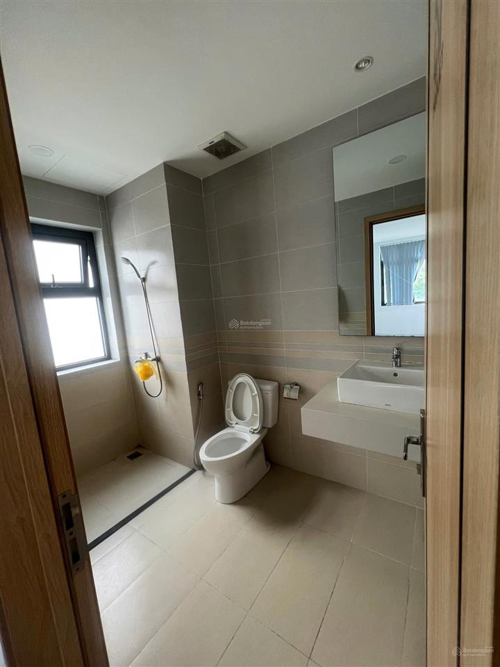 Cho thuê nguyên căn 144m2 đối diện công viên liên phường q9 giá 25tr/tháng