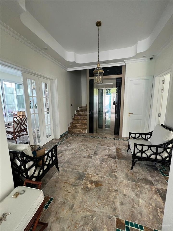 Cho thuê biệt thự 300m có thang máy full nội thất kdc liên phường quận 9 giá 55tr/tháng