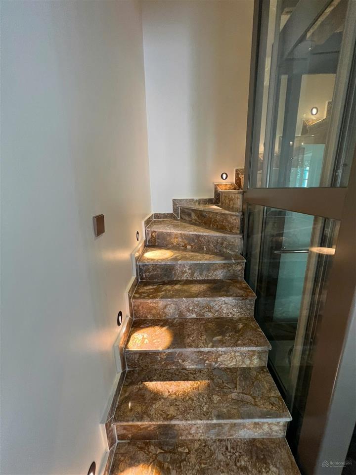 Cho thuê biệt thự 300m có thang máy full nội thất kdc liên phường quận 9 giá 55tr/tháng