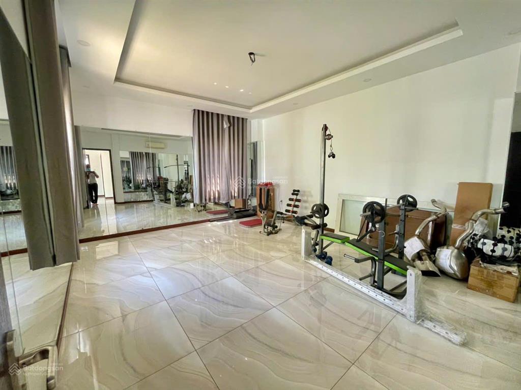 Cho thuê nhà có sân vườn 148m2 full nội thất giá 23tr/tháng