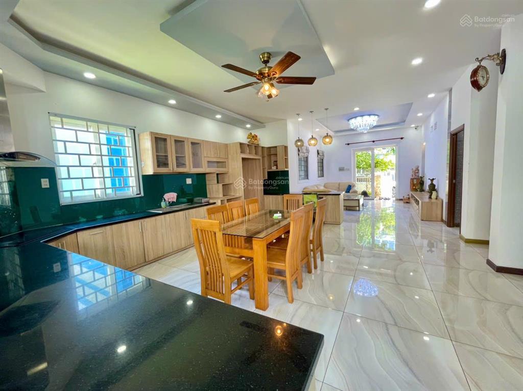 Cho thuê nhà có sân vườn 148m2 full nội thất giá 23tr/tháng