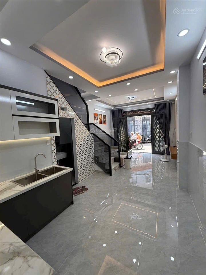 Công chứng nhanh nhà cho thuê tháng 11 triệu gần công ty bonchen giá 1 tỷ 700, nhà sổ hồng riêng