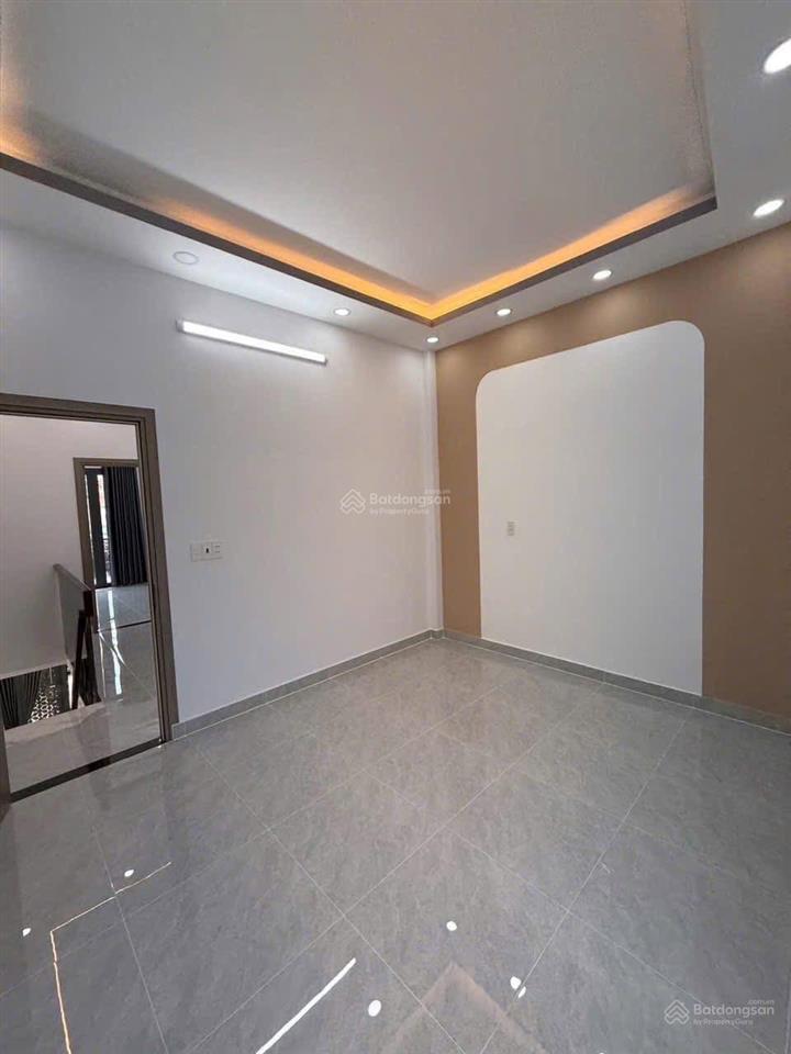 Công chứng nhanh nhà cho thuê tháng 11 triệu gần công ty bonchen giá 1 tỷ 700, nhà sổ hồng riêng