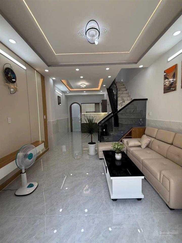 Công chứng nhanh nhà cho thuê tháng 11 triệu gần công ty bonchen giá 1 tỷ 700, nhà sổ hồng riêng