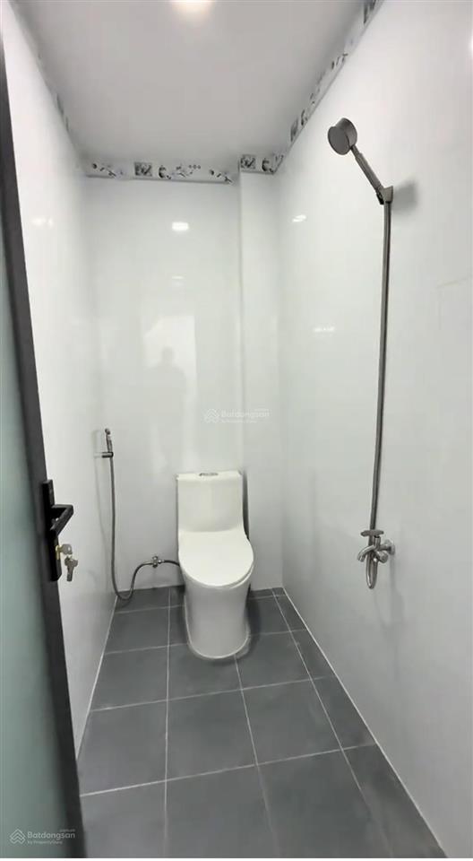 Trả trước 500 triệu công chứng, nhà hiện đang cho thuê tháng 10 triệu, giá 1 tỷ 750, nhà shr