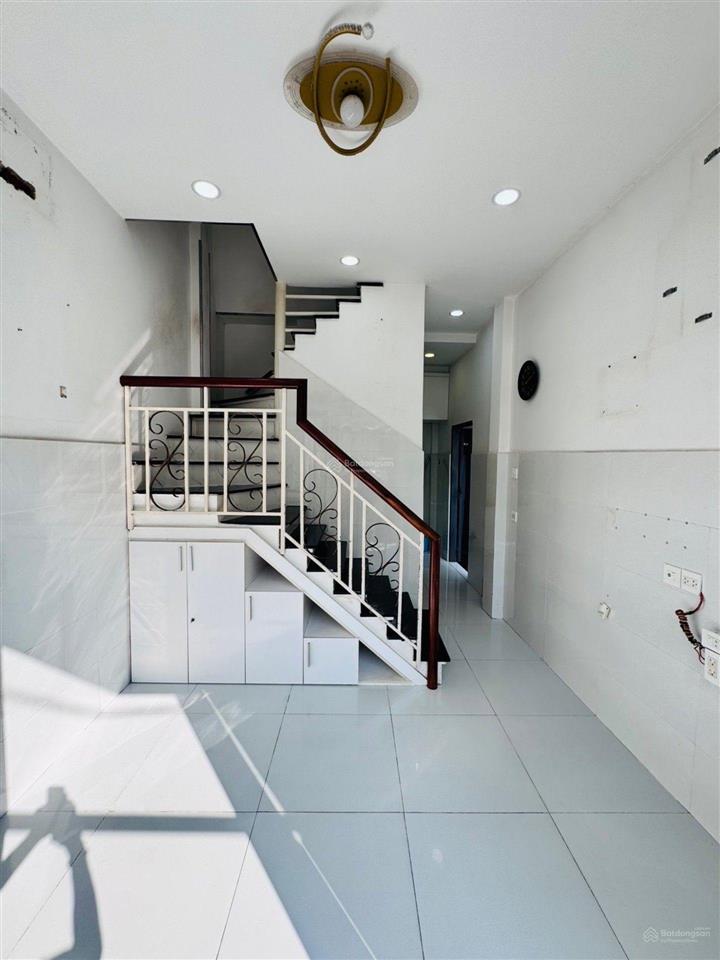 Bán nhà đường nguyễn văn lượng hẻm xe hơi, hơn 20m2 1 trệt 1 lầu 2,6 tỷ