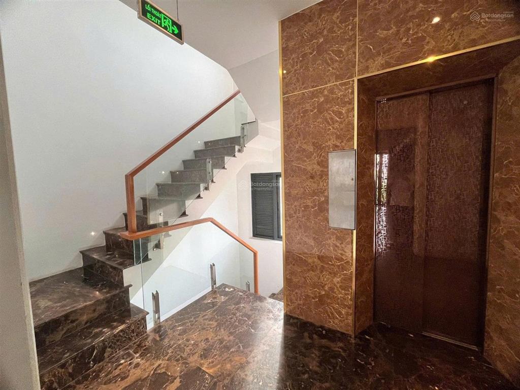 Cho thuê mặt tiền đặng dung full option  ngang 8m  có hầm, thang máy  giá 5x