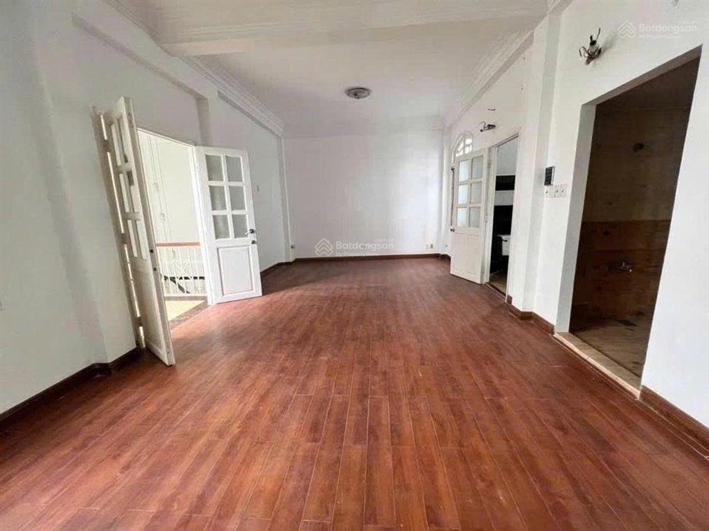 Cho thuê gấp biệt thự tú xương, dt lớn 10x30m không gian sang trọng giá 55 triệu