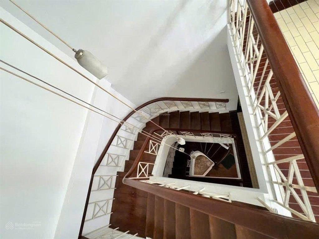 Cho thuê gấp biệt thự tú xương, dt lớn 10x30m không gian sang trọng giá 55 triệu