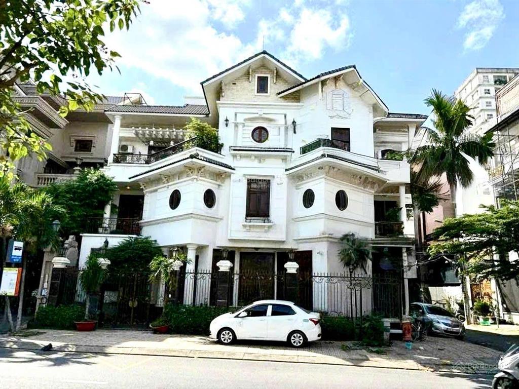 Cho thuê gấp biệt thự tú xương, dt lớn 10x30m không gian sang trọng giá 55 triệu
