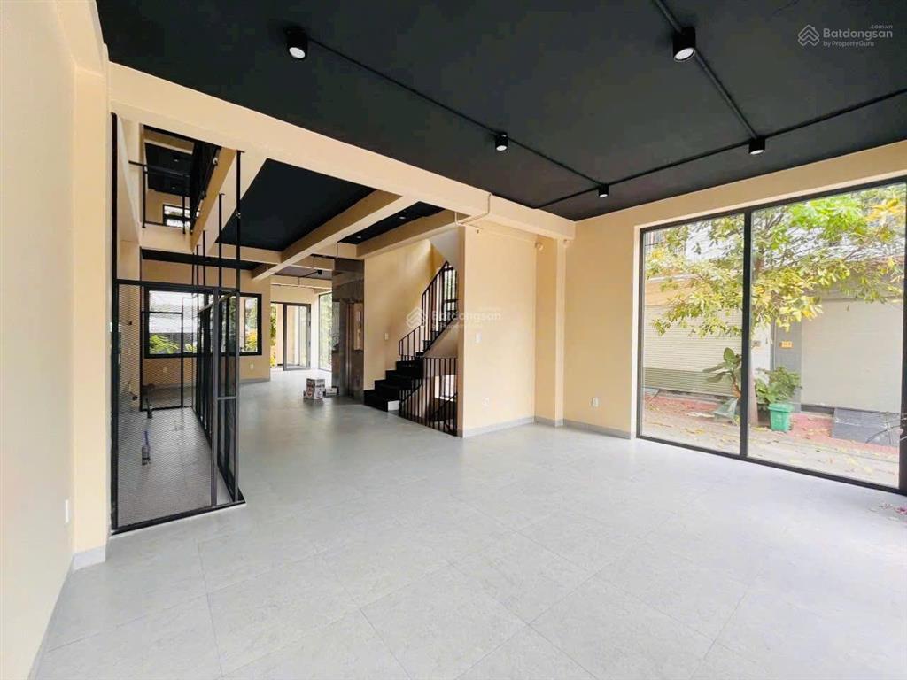 Cho thuê nhà hẻm xe hơi góc 2 mặt tiền 174a đặng văn ngữ  ngang 6m  có thang máy, pccc đầy đủ