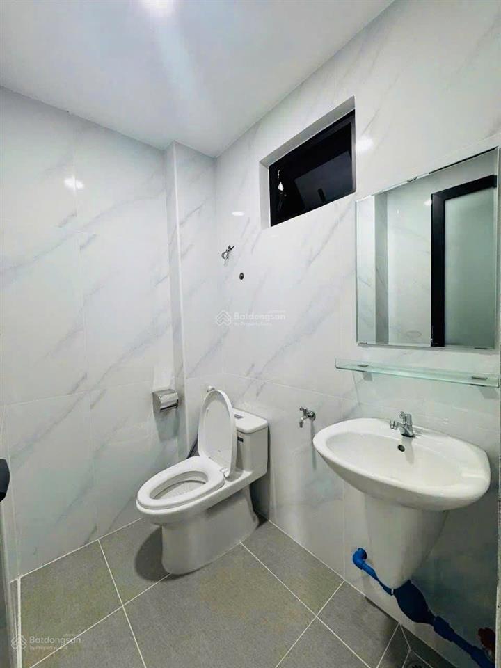 Cho thuê toà nhà góc 2 mặt tiền đặng dung nhà mới  thang máy, pccc  giá 75 triệu