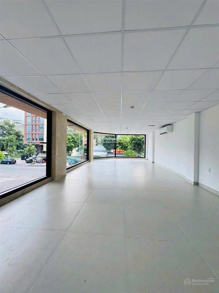 Cho thuê toà nhà góc 2 mặt tiền đặng dung nhà mới  thang máy, pccc  giá 75 triệu
