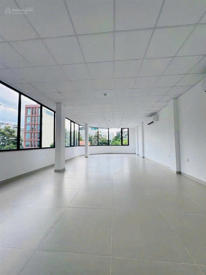 Cho thuê toà nhà góc 2 mặt tiền đặng dung nhà mới  thang máy, pccc  giá 75 triệu