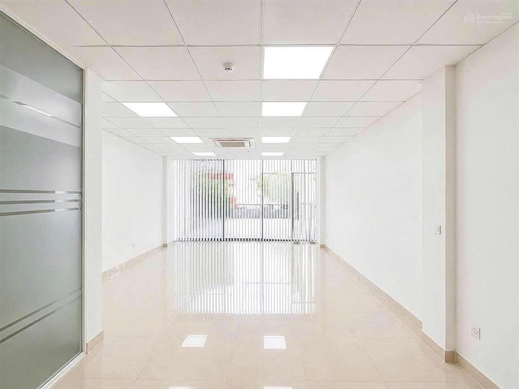 Cho thuê nhà 7a thành thái, quận 10 nhà mới hoàn thiện  thang máy, pccc đầy đủ  giá 50tr