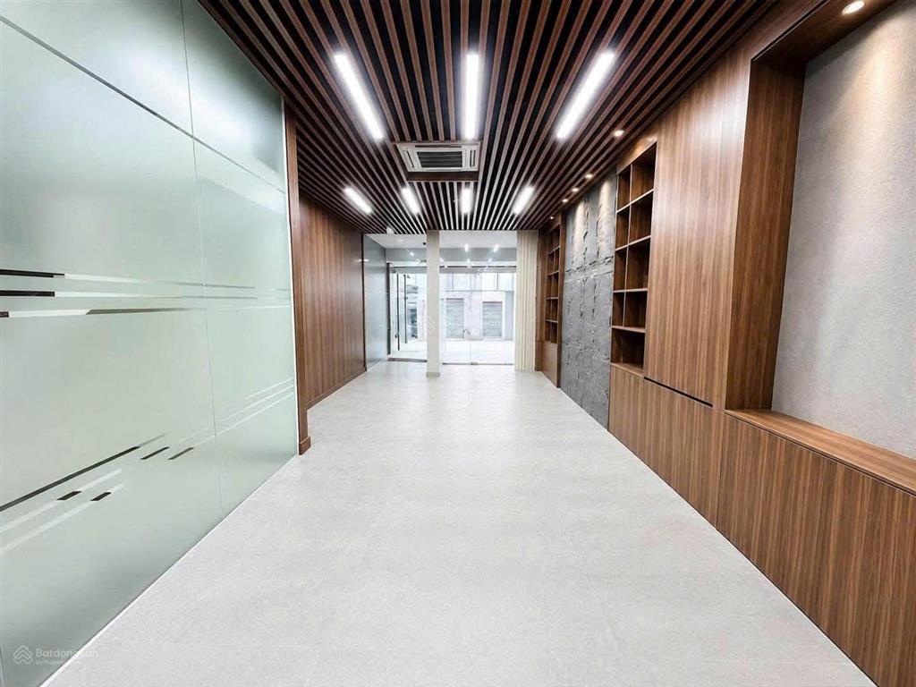Cho thuê nhà 7a thành thái, quận 10 nhà mới hoàn thiện  thang máy, pccc đầy đủ  giá 50tr