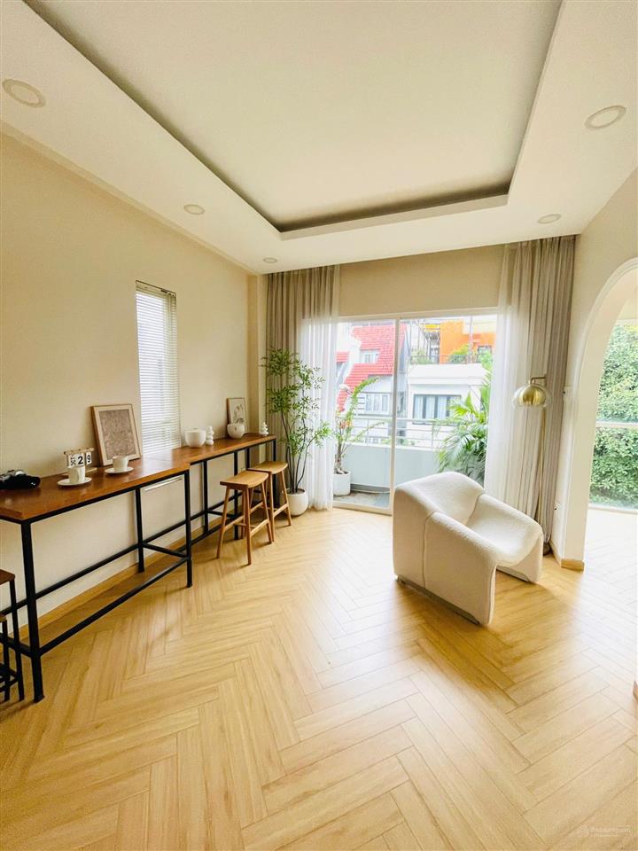 Cho thuê nhà mặt tiền 7a hoa mai, phú nhuận  8x15m  1 trệt 3 lầu  giá 55 triệu