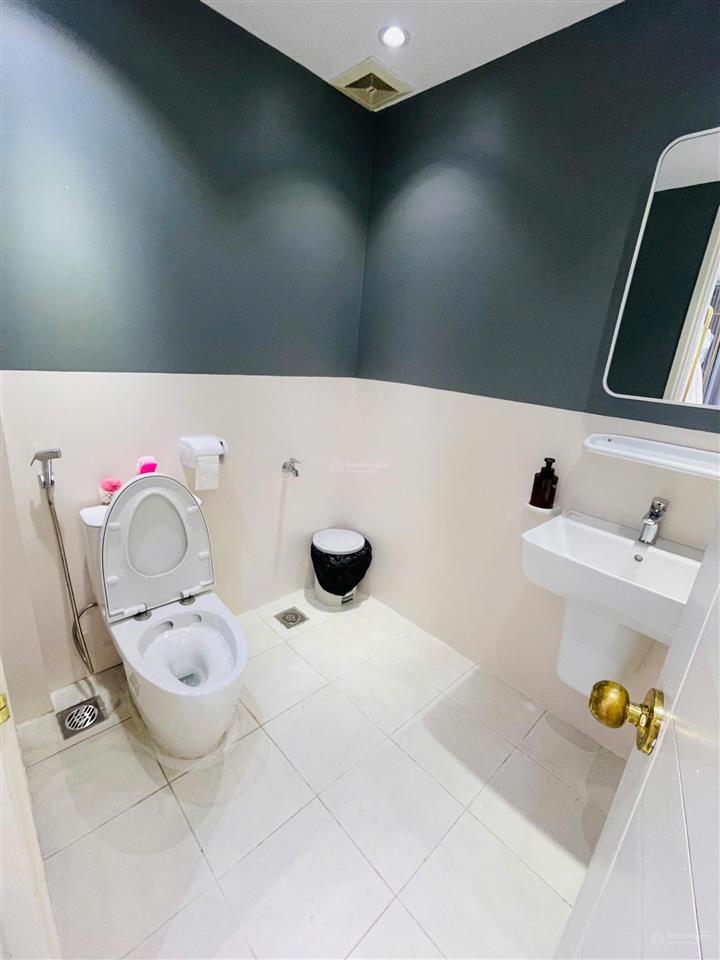 Cho thuê nhà mặt tiền 7a hoa mai, phú nhuận  8x15m  1 trệt 3 lầu  giá 55 triệu