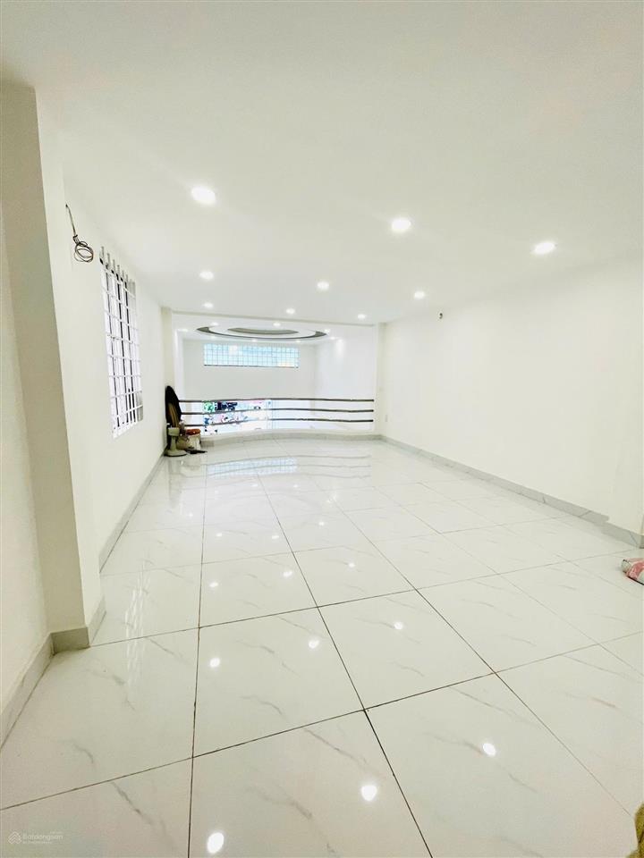 Cho thuê nhà thành thái, p.14, quận 10  5x20m  1 trệt 2 lầu  giá 50 triệu