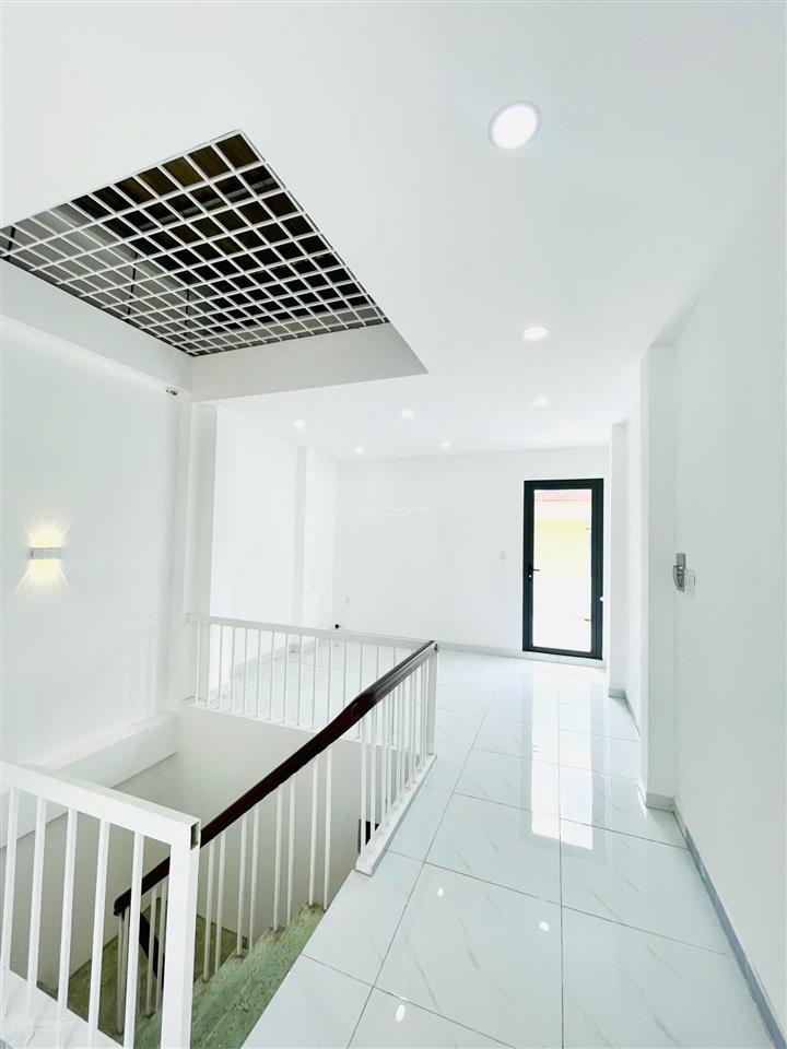 Cho thuê nhà thành thái, p.14, quận 10  5x20m  1 trệt 2 lầu  giá 50 triệu
