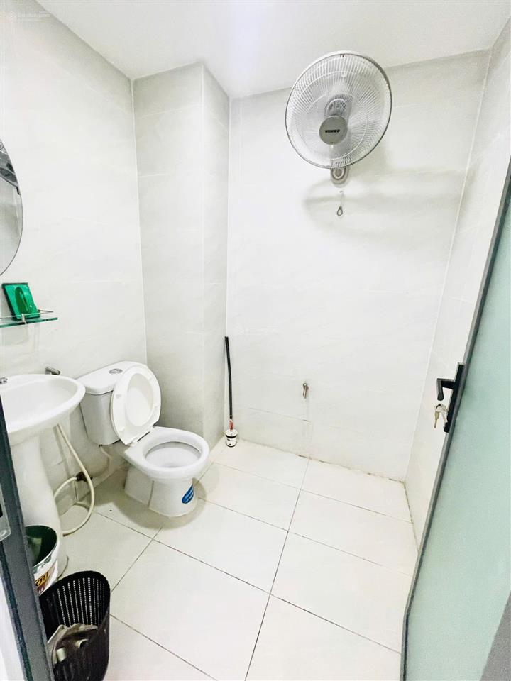 Cho thuê nhà thành thái, p.14, quận 10  5x20m  1 trệt 2 lầu  giá 50 triệu