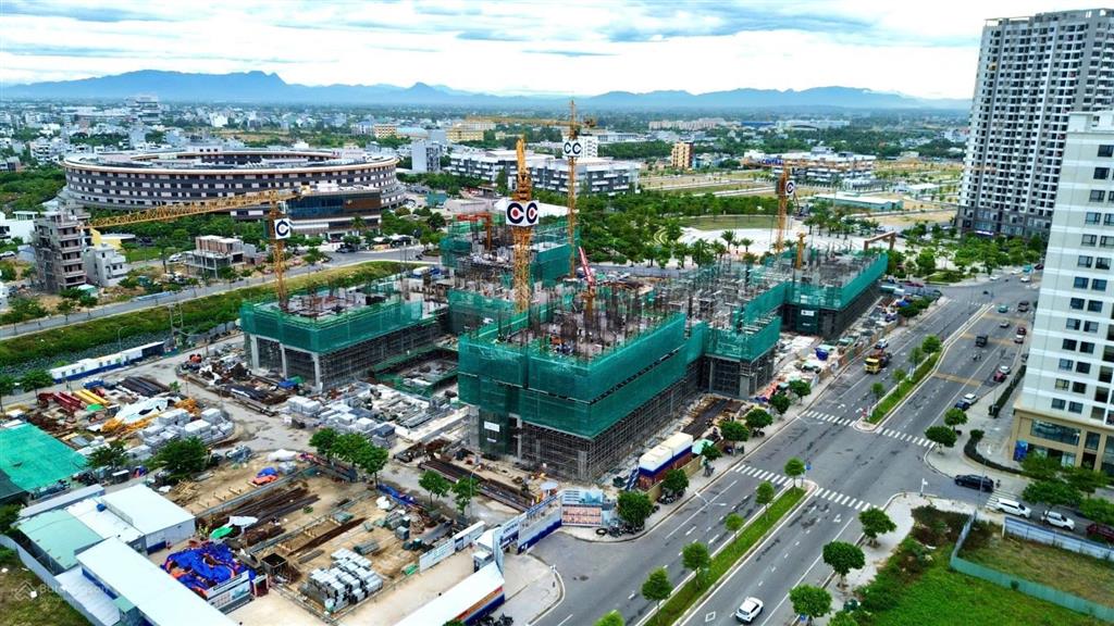 3 tỷ 660 cho hàng vip  hướng nam plaza 4  tầng cao 2pn 70 m2