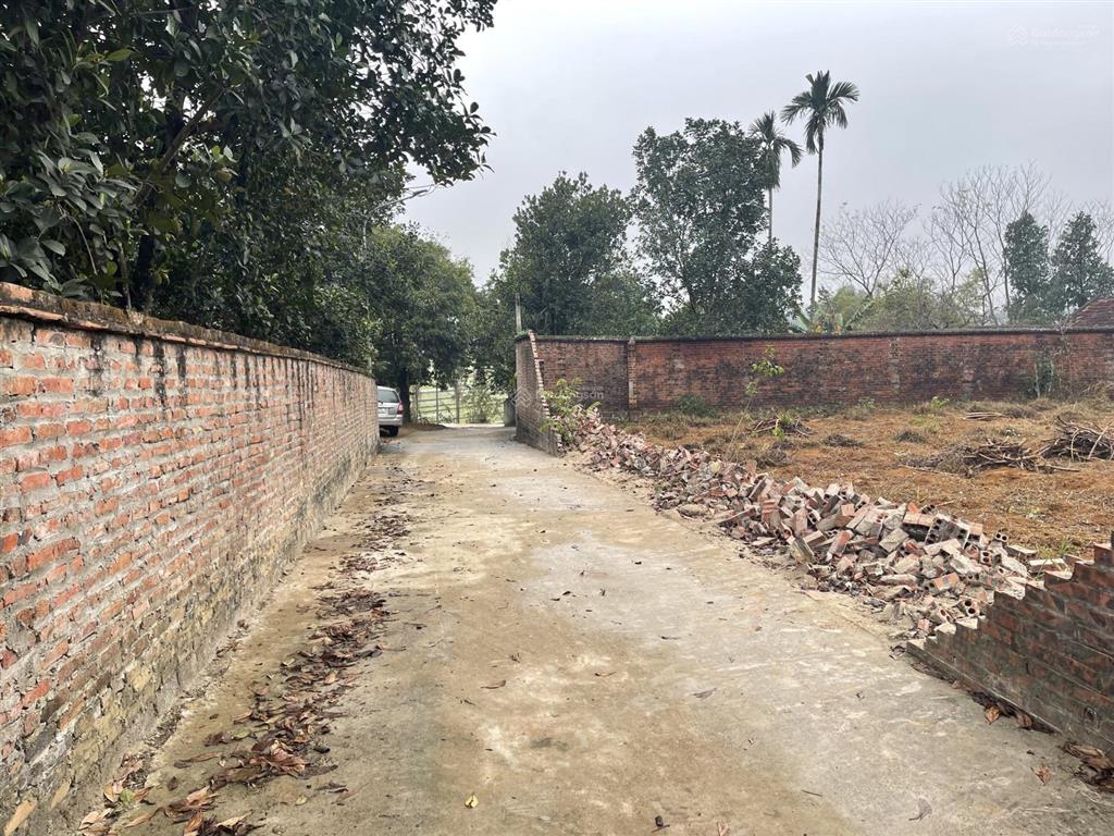 Lô góc 2 mt 1344m2 có 1230m2 thổ cư sẵn chia 12 lô