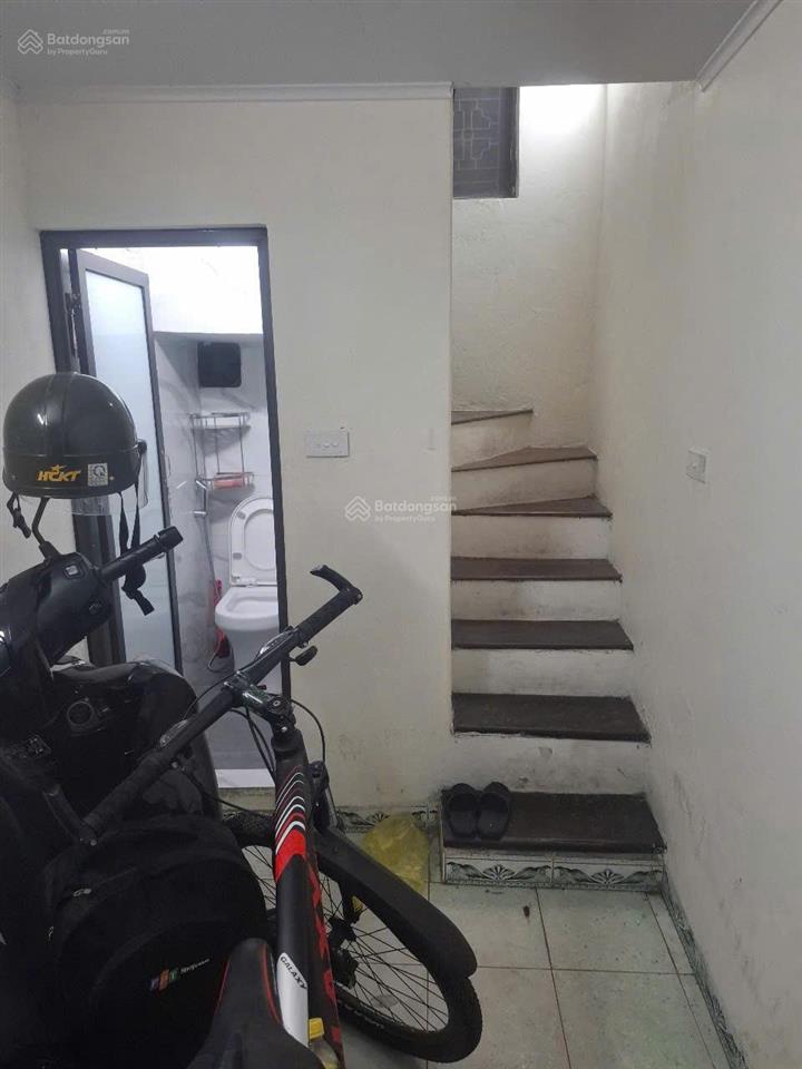 Cho thuê căn nhà nhỏ tập thể phương mai 6 tầng 4 pn  phường kim liên chỉ 5tr5