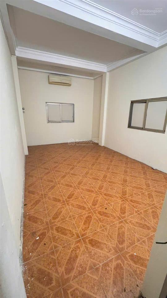 Cho thuê nhà nguyên căn 4 phòng ngủ ngõ thụy khuê gần chợ bưởi, tây hồ  3 tầng 1 tum  giá 9 triệu
