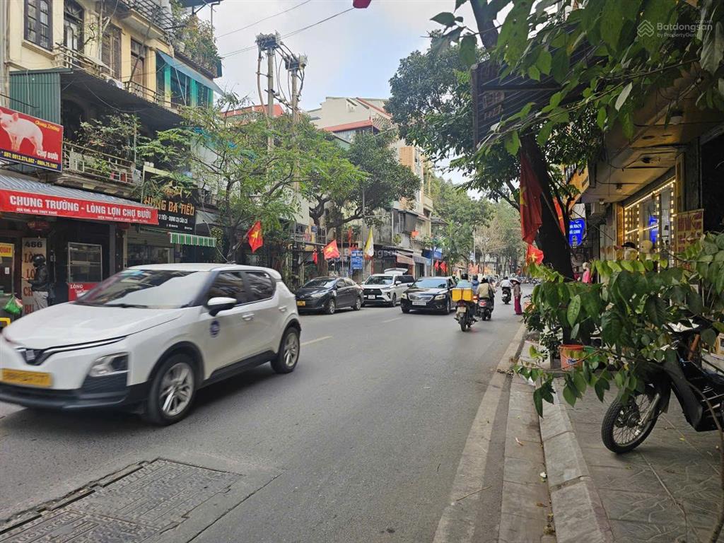 Cho thuê nhà nguyên căn mặt phố thụy khuê, tây hồ 5 tầng, full nội thất, gần chợ bưởi