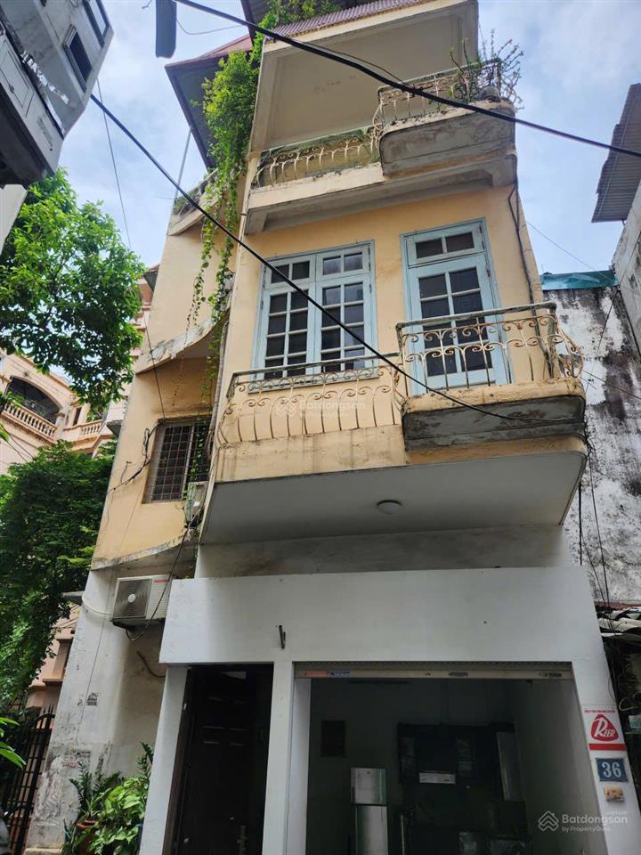 Cho thuê nhà nguyên căn 40m2 ngõ phố phùng chí kiên 3 tầng, 3 phòng ngủ giá chỉ 8 triệu/tháng