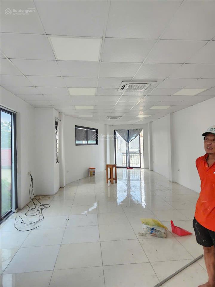 Cho thuê nhà nguyên căn 65m2 5 tầng 1 tum hoàng hoa thám, ngọc hà, hà nội