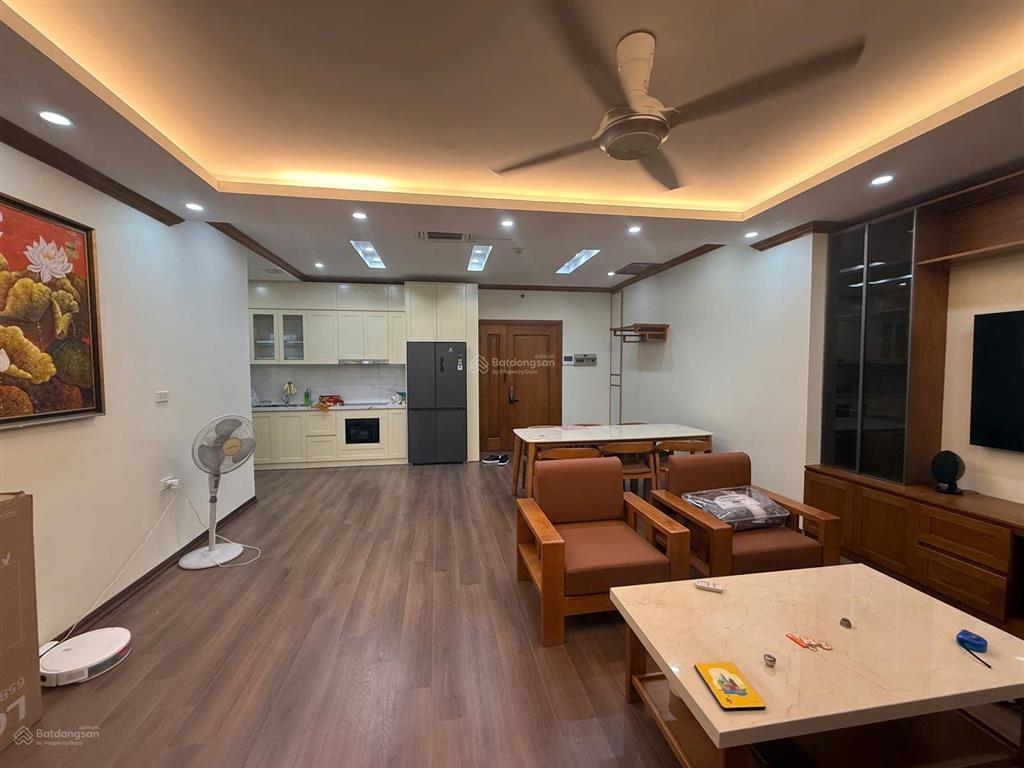 Chính chủ giá tốt. bán căn hộ eurowindow complex cầu giấy  86,1m2 full nội thất