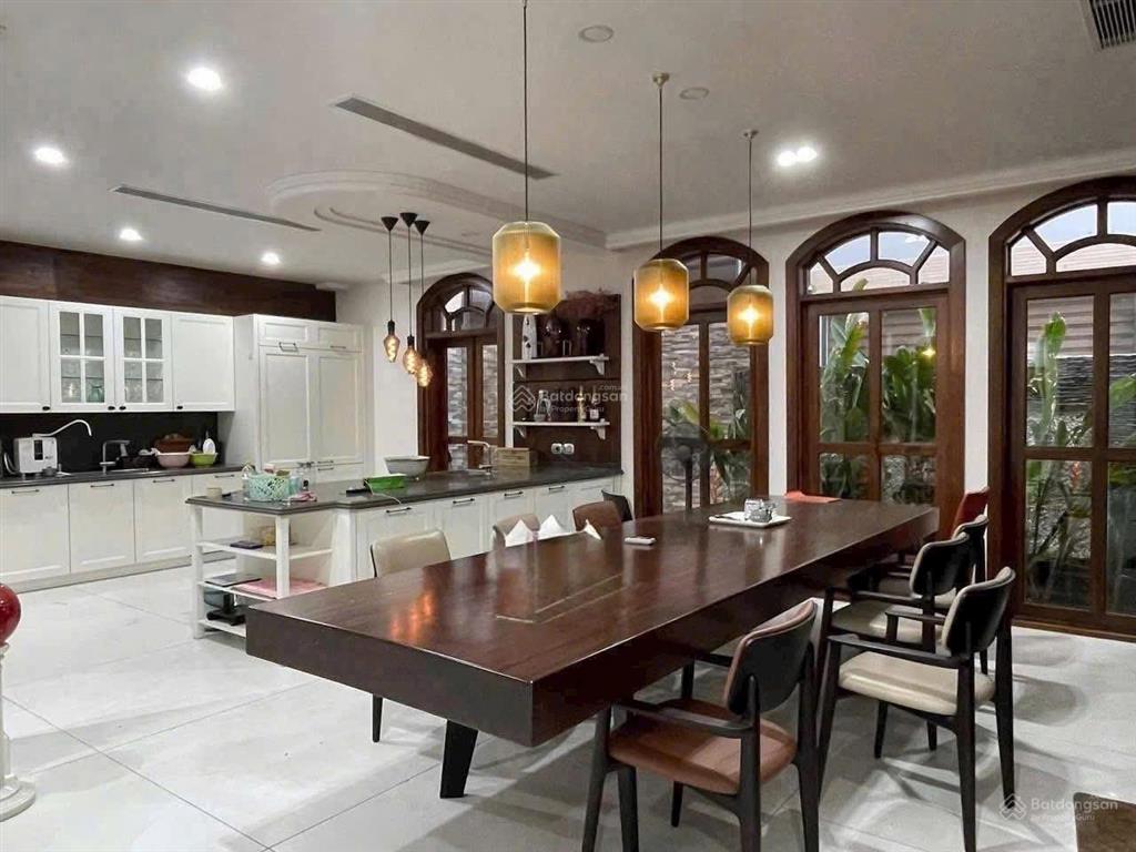 Bán biệt thự đường trần quốc thảo q3, 250m² giá chỉ 72 tỷ