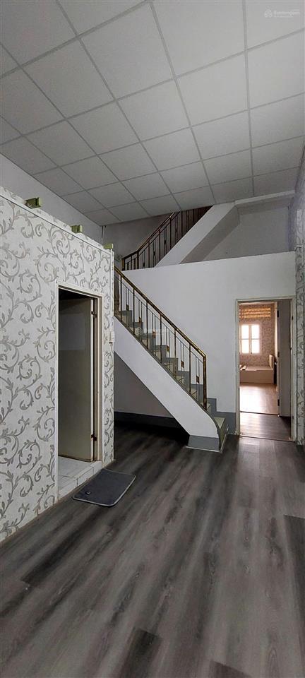 Cần bán gấp nhà hxh 43 trần hữu trang pn giá 11 tỷ
