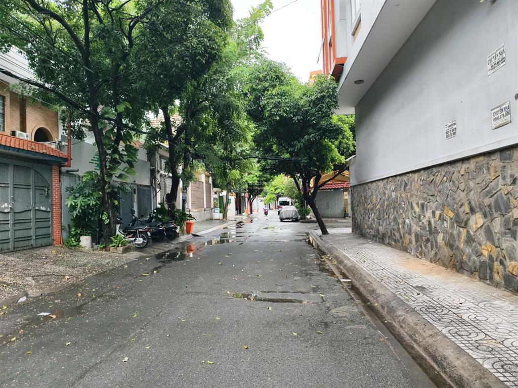 Cần bán nhà hẻm 490 nguyễn tri phương quận 10, giá 17 tỷ
