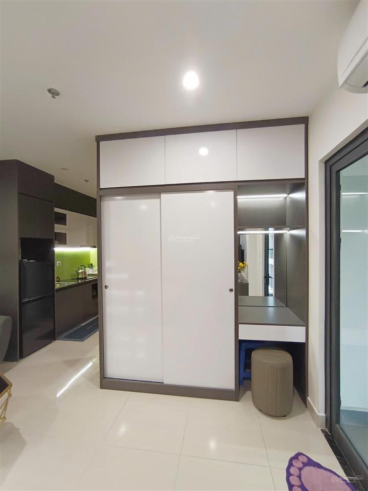 Cho thuê căn studio căn to dt 33,5m2 full đồ đẹp giá 6 triệu/th, chung cư vinhomes ocean park