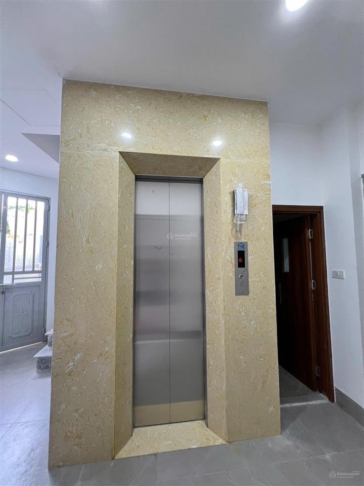 Cho thuê tòa nhà nguyên căn lô góc 2 mặt tiền 530 bưởi giao ngõ 6 vĩnh phúc