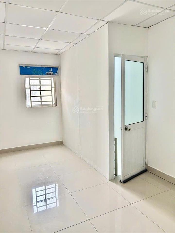 Bán nhà bình thạnh 2,399 tỷ trống suốt dễ cải tạọ, hẻm yên tĩnh