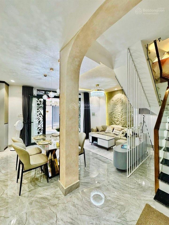 Lô góc 126/137 phùng văn cung  ngang 5.5 hiếm  full nt  hẻm thông tứ phía ~8 đồng tl