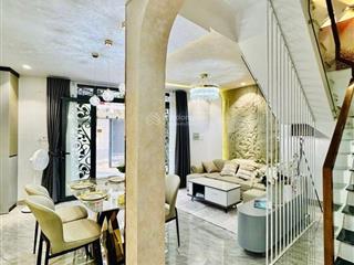 Lô góc 126/137 phùng văn cung  ngang 5.5 hiếm  full nt  hẻm thông tứ phía ~8 đồng tl