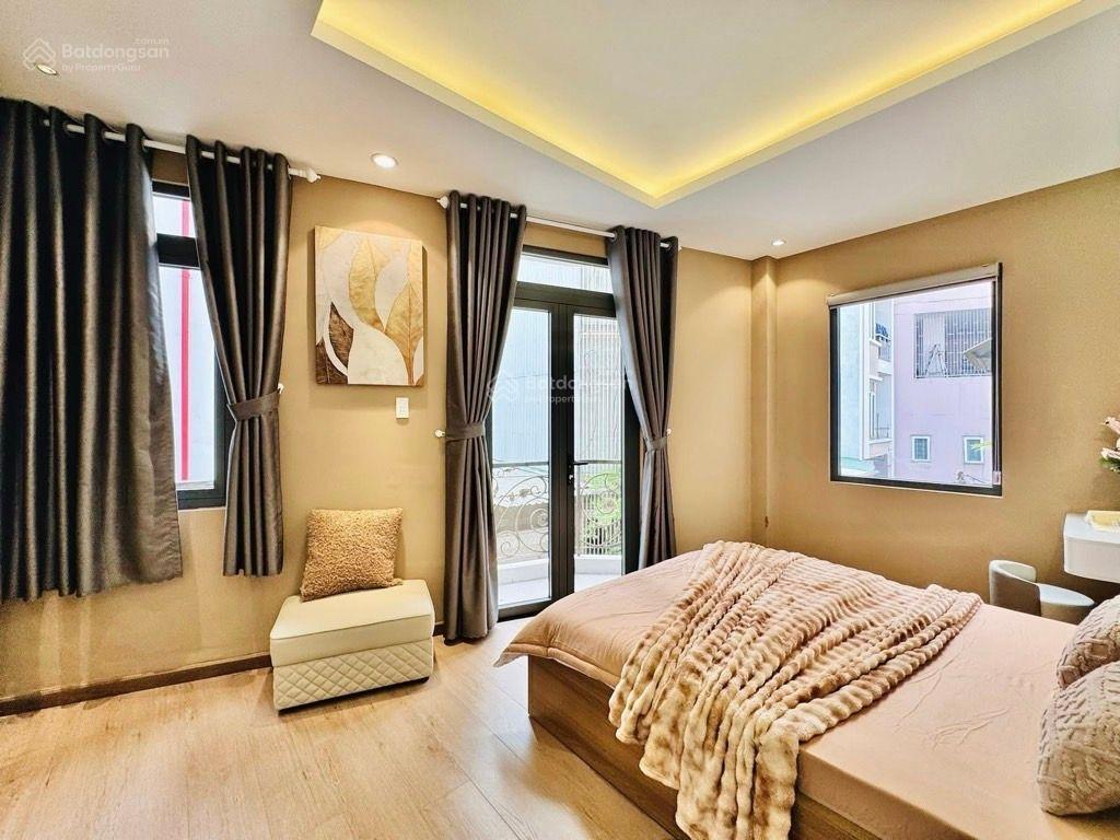 Lô góc 126/137 phùng văn cung  ngang 5.5 hiếm  full nt  hẻm thông tứ phía ~8 đồng tl