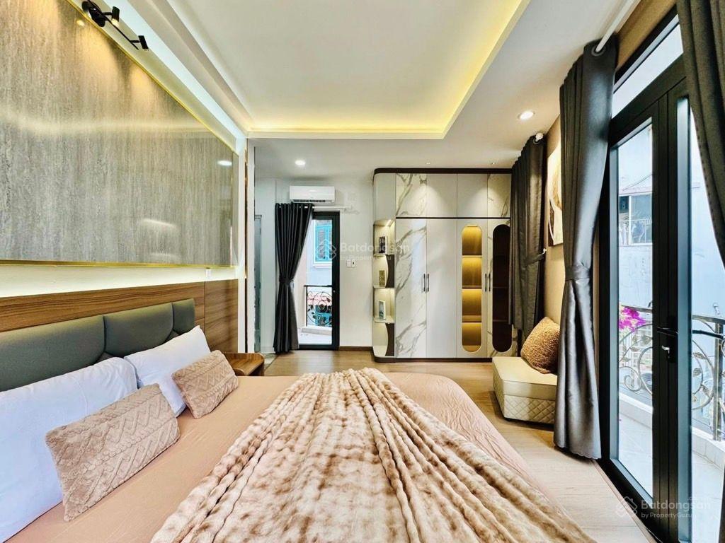 Lô góc 126/137 phùng văn cung  ngang 5.5 hiếm  full nt  hẻm thông tứ phía ~8 đồng tl