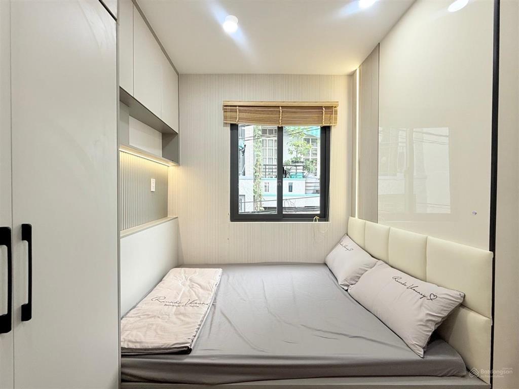 5pn xe hơi đỗ cửa 2 mặt hẻm ở ngay đại học công nghiệp cityland garden hill