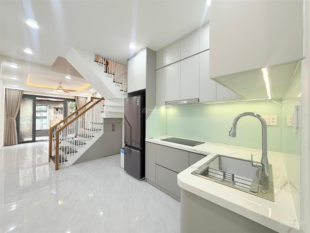 5pn xe hơi đỗ cửa 2 mặt hẻm ở ngay đại học công nghiệp cityland garden hill